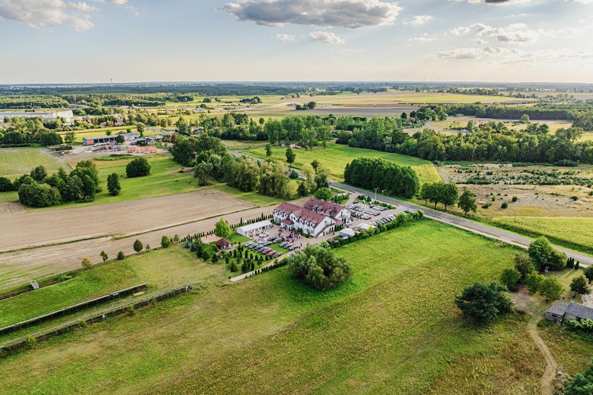 Gosciniec Zacisze I Blisko A2 Dabie-Uniejow I Restauracja住宿加早餐旅馆 外观 照片