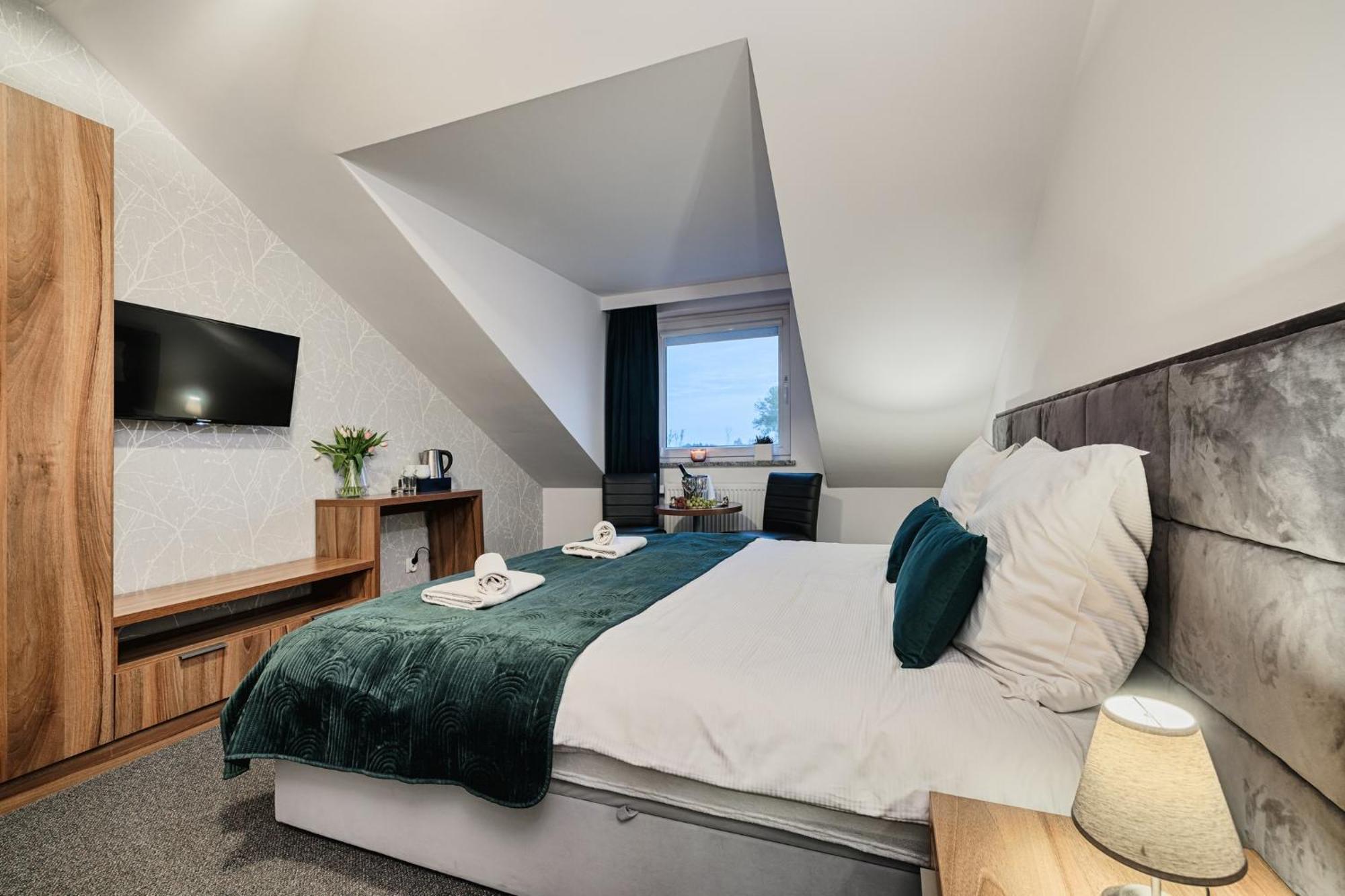 Gosciniec Zacisze I Blisko A2 Dabie-Uniejow I Restauracja住宿加早餐旅馆 外观 照片